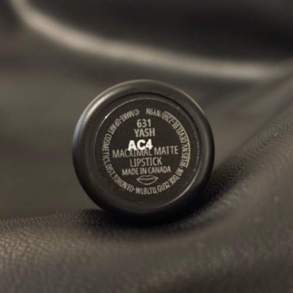 MACximal Silky Matte Lipstick- Yash - Picture 4 of 6